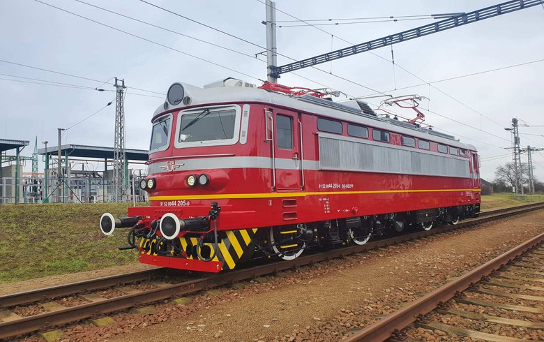 Bulgaria S z Passengers Puts Into Operation First Overhauled Electric Locomotive