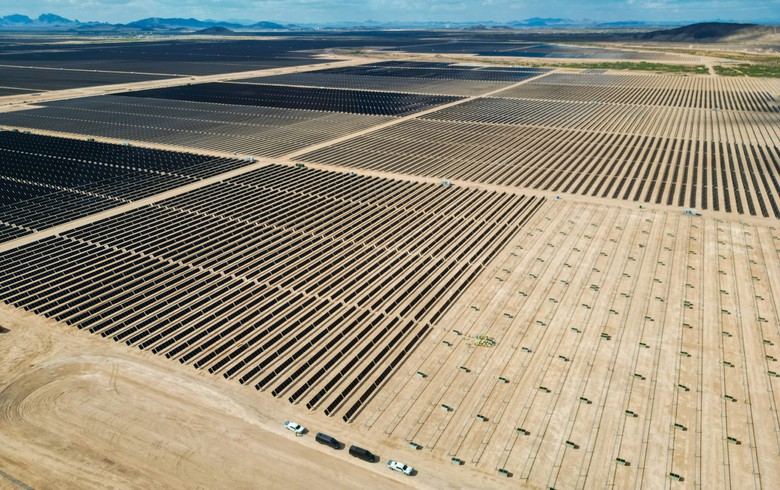 Longroad bags funds for giant solar-plus-storage project in Arizona - Vimarsana News