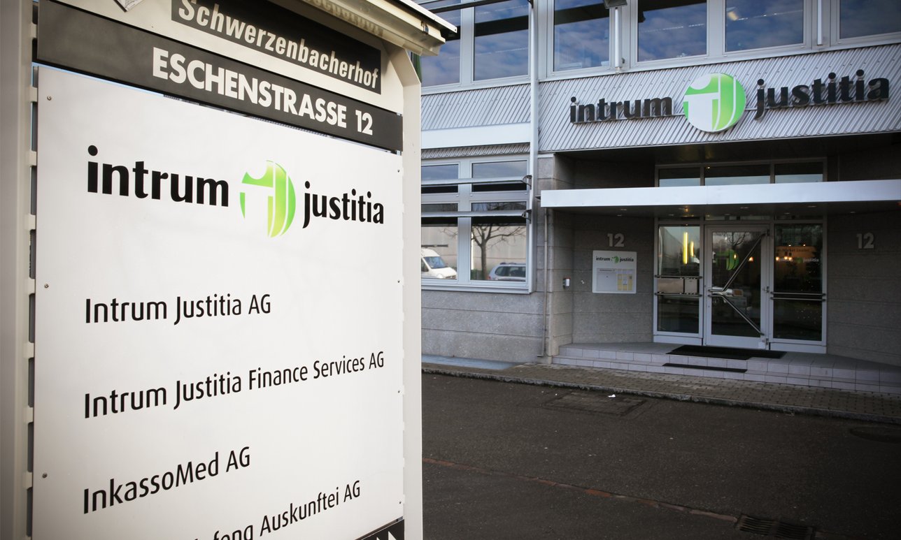 Intrum crm. Тренинги crm в авиации. Intrum. Нейронки для всех задач. Intrum недостатки.