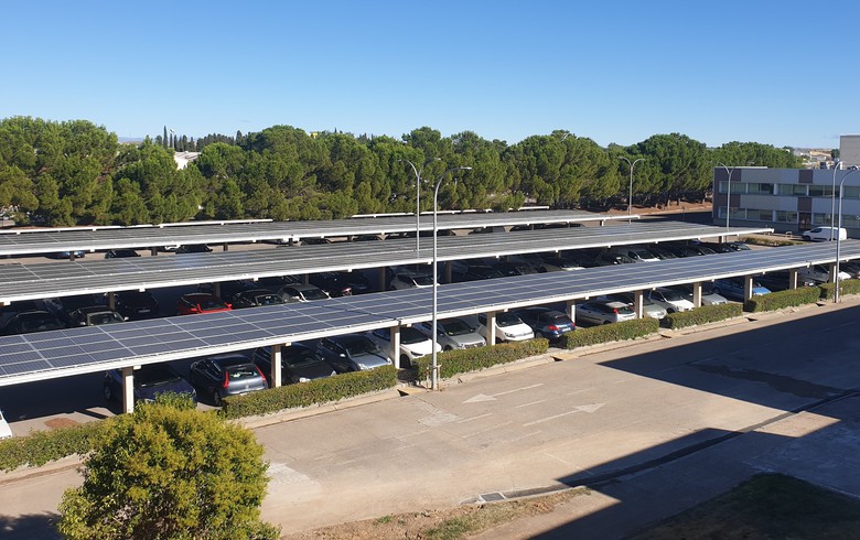 Endesa X plugs in 1.4-MWp solar array for Spanish envelope maker TOMPLA